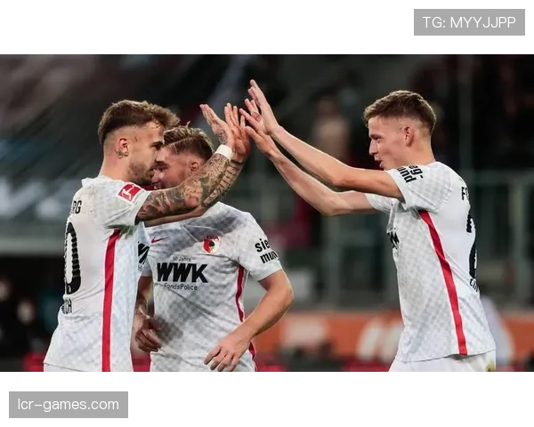 奥格斯堡新赛季蓄势待发：阵容焕新剑指德甲突围